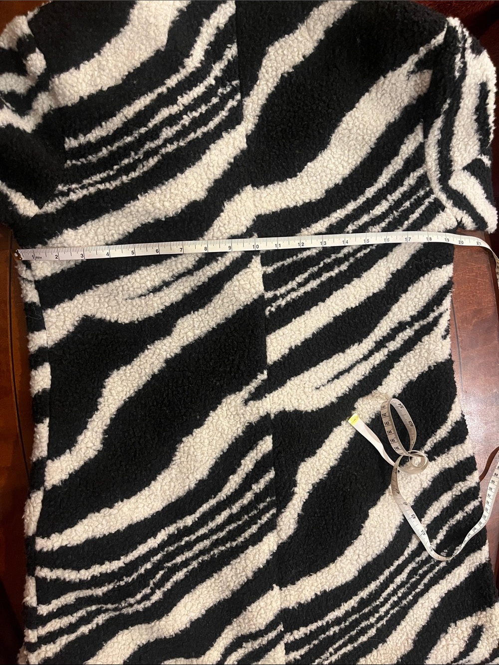Anthropologie Hutch Zebra Print Sherpa Teddy Long Coat Black, off-white. Size S - Picture 9 of 9